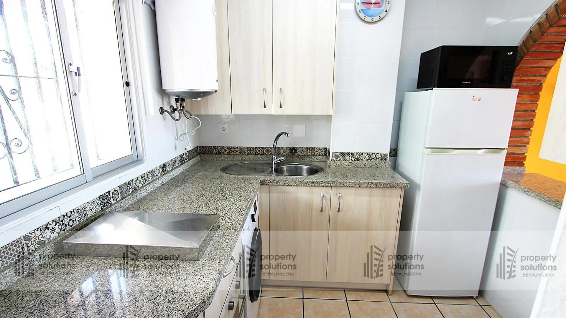 Apartamento Benalmar - Vista Al Mar Y Las Montanas- Zona Avenida De Las Palmeras Benalmádena España
